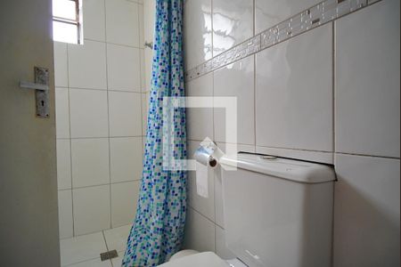 Banheiro de kitnet/studio à venda com 1 quarto, 30m² em Vila Ipiranga, Porto Alegre