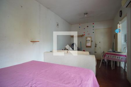 Sala - Quarto de kitnet/studio à venda com 1 quarto, 30m² em Vila Ipiranga, Porto Alegre