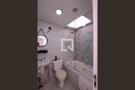 Casa à venda com 120m², 4 quartos e 2 vagasBanheiro do Quarto 4