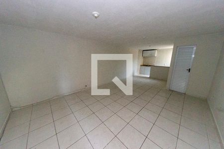 Sala/Quarto de apartamento para alugar com 0 quarto, 32m² em Cordovil, Rio de Janeiro