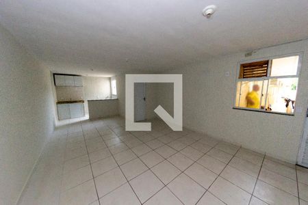 Sala/Quarto de apartamento para alugar com 0 quarto, 32m² em Cordovil, Rio de Janeiro