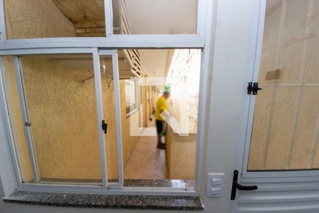 Sala/Quarto de apartamento para alugar com 0 quarto, 32m² em Cordovil, Rio de Janeiro