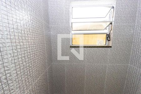 Banheiro de apartamento para alugar com 0 quarto, 32m² em Cordovil, Rio de Janeiro
