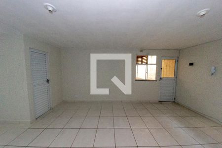 Sala/Quarto de apartamento para alugar com 0 quarto, 32m² em Cordovil, Rio de Janeiro