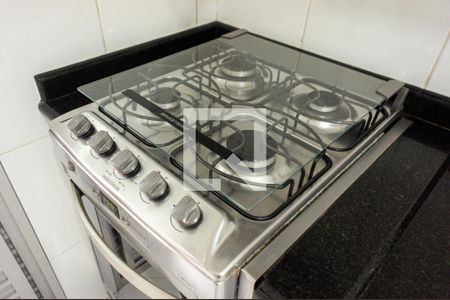 Apartamento para alugar com 50m², 2 quartos e 1 vagaDetalhe Fogão