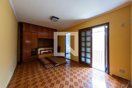 Casa à venda com 174m², 3 quartos e 2 vagasSuíte