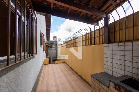 Casa à venda com 174m², 3 quartos e 2 vagasÁrea Externa