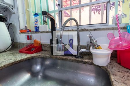 Casa à venda com 84m², 3 quartos e 2 vagasCozinha - Torneira