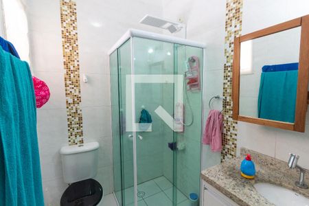 Casa à venda com 84m², 3 quartos e 2 vagasBanheiro