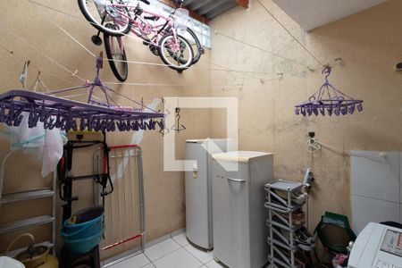 Casa à venda com 84m², 3 quartos e 2 vagasLavanderia