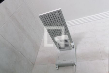 Casa à venda com 84m², 3 quartos e 2 vagasChuveiro