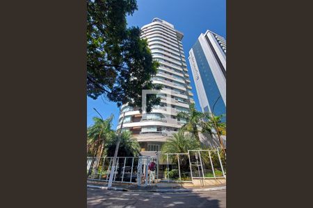 Studio à venda com 29m², 0 quarto e 1 vaga Studio à venda com 29m², 0 quarto e 1 vagaFachada