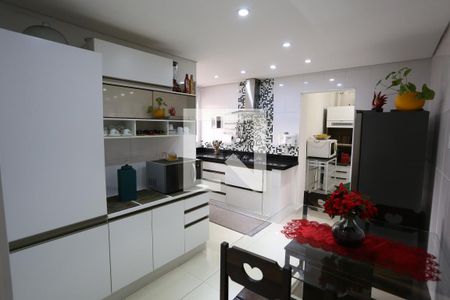 Casa à venda com 250m², 3 quartos e 2 vagasCozinha