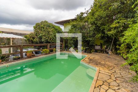 Casa à venda com 400m², 3 quartos e 7 vagas Casa à venda com 400m², 3 quartos e 7 vagasÁrea da Piscina