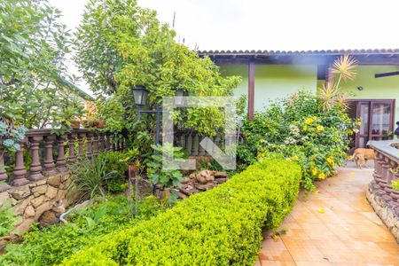 Casa à venda com 400m², 3 quartos e 7 vagas Casa à venda com 400m², 3 quartos e 7 vagasQuintal