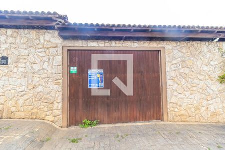 Casa à venda com 400m², 3 quartos e 7 vagas Casa à venda com 400m², 3 quartos e 7 vagasFachada