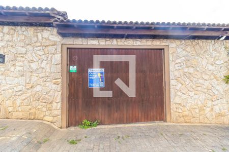 Casa à venda com 400m², 3 quartos e 7 vagas Casa à venda com 400m², 3 quartos e 7 vagasFachada