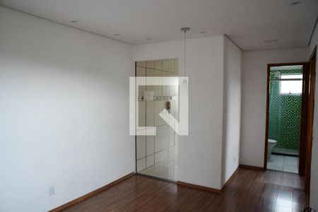 Sala de apartamento para alugar com 2 quartos, 47m² em Jardim Ísis, Cotia