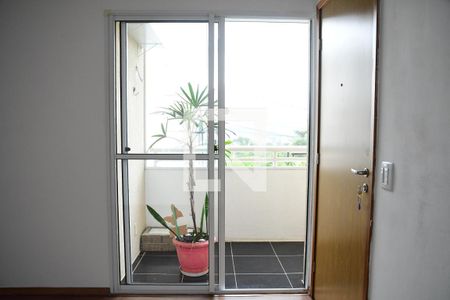 Sacada de apartamento para alugar com 2 quartos, 47m² em Jardim Ísis, Cotia
