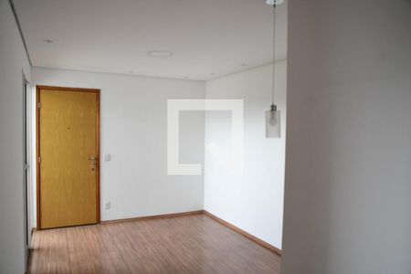 Sala de apartamento para alugar com 2 quartos, 47m² em Jardim Ísis, Cotia