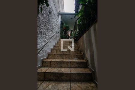 Casa à venda com 110m², 3 quartos e 2 vagasEscada