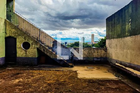 Casa à venda com 360m², 2 quartos e 6 vagasQuintal