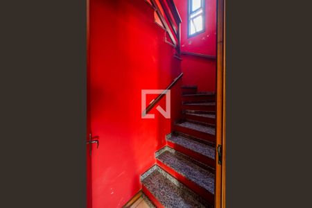 Casa à venda com 142m², 4 quartos e 2 vagasEscada