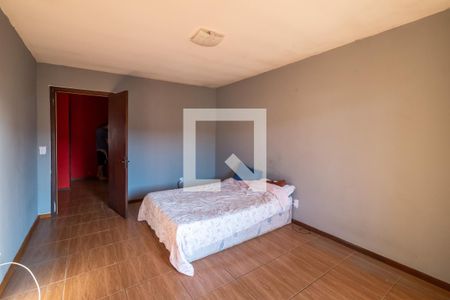 Casa à venda com 142m², 4 quartos e 2 vagasSuíte