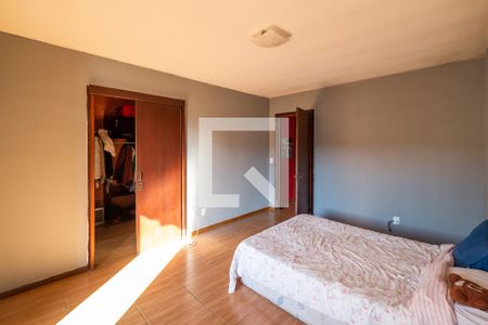 Casa à venda com 142m², 4 quartos e 2 vagasSuíte