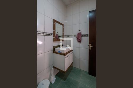 Casa à venda com 142m², 4 quartos e 2 vagasBanheiro 1