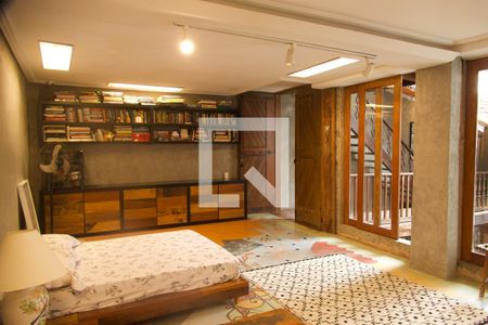 Casa à venda com 320m², 3 quartos e sem vaga Casa à venda com 320m², 3 quartos e sem vagaQuarto