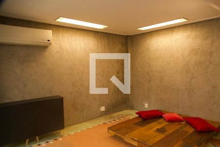 Casa à venda com 320m², 3 quartos e sem vaga Casa à venda com 320m², 3 quartos e sem vagaQuarto