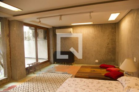 Casa à venda com 320m², 3 quartos e sem vaga Casa à venda com 320m², 3 quartos e sem vagaQuarto