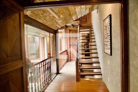 Casa à venda com 320m², 3 quartos e sem vaga Casa à venda com 320m², 3 quartos e sem vagaCorredor