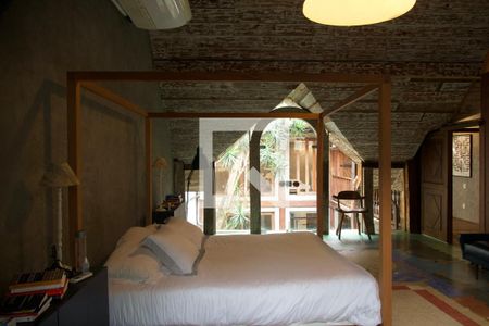 Casa à venda com 320m², 3 quartos e sem vaga Casa à venda com 320m², 3 quartos e sem vagaQuarto