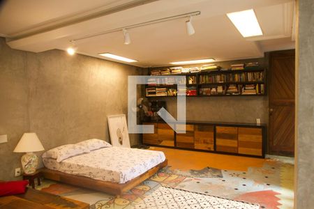 Casa à venda com 320m², 3 quartos e sem vaga Casa à venda com 320m², 3 quartos e sem vagaQuarto