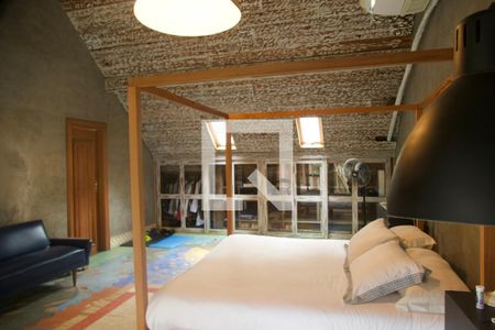 Casa à venda com 320m², 3 quartos e sem vaga Casa à venda com 320m², 3 quartos e sem vagaQuarto