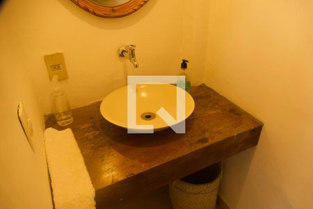 Casa à venda com 320m², 3 quartos e sem vaga Casa à venda com 320m², 3 quartos e sem vagaLavabo