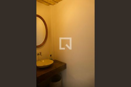 Casa à venda com 320m², 3 quartos e sem vaga Casa à venda com 320m², 3 quartos e sem vagaLavabo