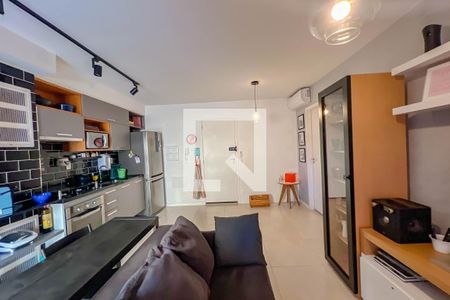 Sala/Cozinha de apartamento à venda com 1 quarto, 44m² em Centro, Rio de Janeiro