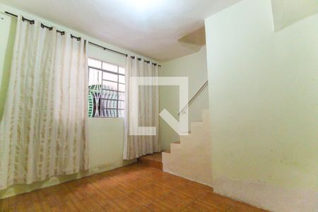 Sala de casa para alugar com 2 quartos, 65m² em Conjunto Residencial José Bonifácio, São Paulo