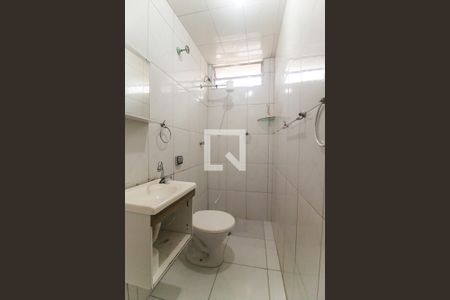 Banheiro da Suíte de casa para alugar com 2 quartos, 65m² em Conjunto Residencial José Bonifácio, São Paulo