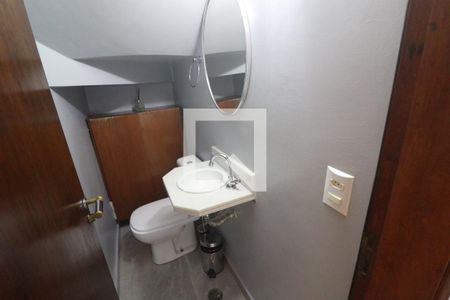 Casa à venda com 230m², 3 quartos e 2 vagasLavabo