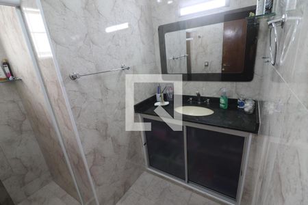 Casa à venda com 230m², 3 quartos e 2 vagasBanheiro