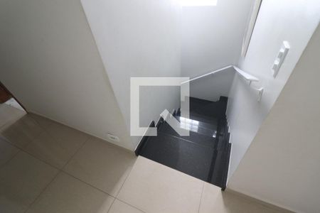 Casa à venda com 230m², 3 quartos e 2 vagasEscada