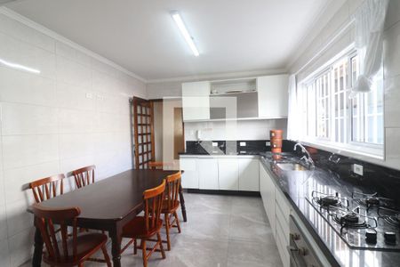 Casa à venda com 230m², 3 quartos e 2 vagasCozinha