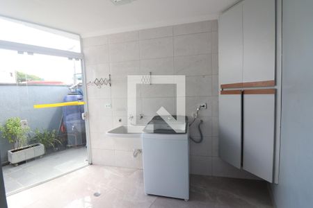 Casa à venda com 230m², 3 quartos e 2 vagasÁrea de Serviço