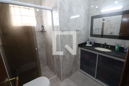 Casa à venda com 230m², 3 quartos e 2 vagasBanheiro