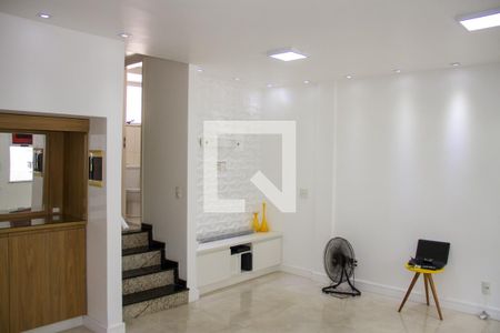 Sala de casa de condomínio à venda com 3 quartos, 190m² em Piedade, Rio de Janeiro