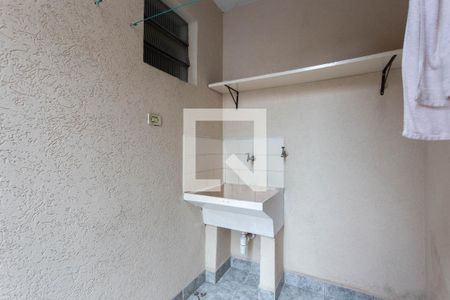 Casa à venda com 100m², 2 quartos e 2 vagas Casa à venda com 100m², 2 quartos e 2 vagasArea de Serviços